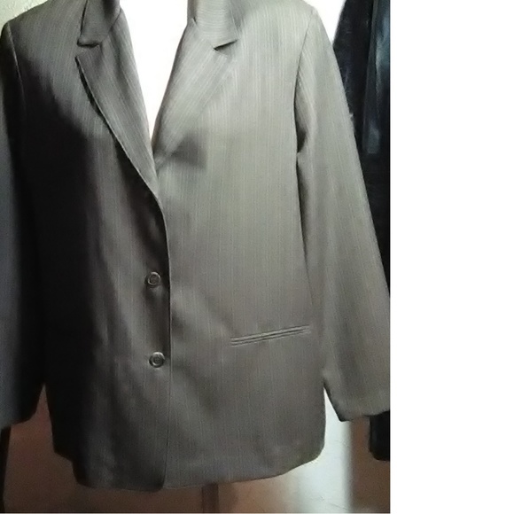 Alfred Dunner New Brown Pinstripe Blazer Size 16 - Picture 2 of 6